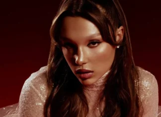 È tutto pronto per il MET GALA di Sarah Toscano: l’album d’esordio della cantautrice è una boccata d’aria fresca
