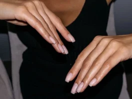 Tutti pazzi per la tulle manicure, le unghie nude ma originali