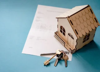 Dal cartaceo al click: come le visure online stanno trasformando il settore immobiliare