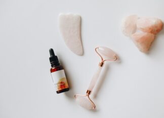 Minimalismo cosmetico: la nuova bellezza che punta all’essenziale