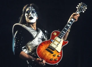 La chitarra di Ace Frehley usata nel suo ultimo tour è finita all’asta