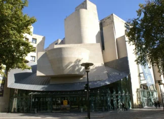La Cinémathèque Française, uno dei cinema più famosi di Parigi, è infestato dalle cimici