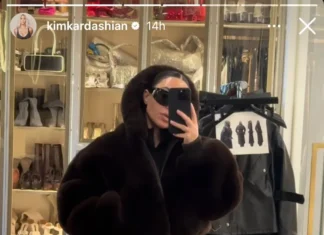 Kim Kardashian e la combo più controversa dell’inverno: leggings da palestra e infradito da spiaggia