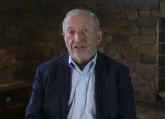 L’economista Larry Summers si è ufficialmente dimesso dal consiglio di amministrazione di OpenAI: aveva legami con Jeffrey Epstein