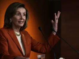 L’ex speaker della Camera degli Stati Uniti Nancy Pelosi non si ricandiderà nel 2026
