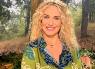 Tutti gli ex famosi di Antonella Clerici: i due mariti Pino Motta e Sergio Cossa, il flirt con Massimo Giletti tutti gli ex di Antonella Clerici