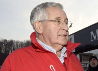 È morto Andrea De Adamich, l’ex pilota e conduttore aveva 84 anni Andrea De Adamich