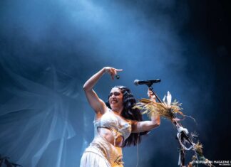 La Nina: il matrimonio tra elettronica, emozioni, e tradizione al Palapartenope di Napoli (photogallery) La Nina live Palapartenope Napoli - Ph © Lorenza Calafati