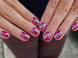 Ci siamo innamorate del nuovo trend frosted berry nails
