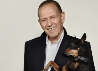 E se vi dicessimo che Paul Simonon e Rooney Mara sono i protagonisti della nuova campagna Givenchy?