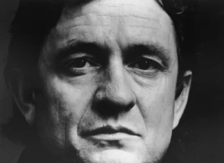Gli eredi di Johnny Cash fanno causa alla Coca-Cola: il marchio avrebbe “rubato” la voce del cantante per uno spot
