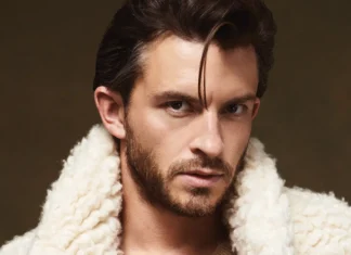 Chi è Jonathan Bailey, l’uomo più sexy del mondo nel 2025 della rivista People