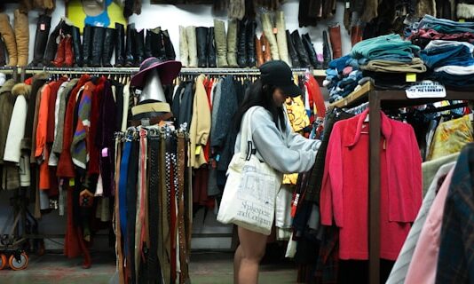 Acquisti consapevoli: come scegliere un capo che dura 10 anni