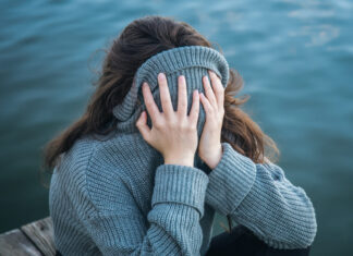 Rui-katsu, l’arte di ricercare le lacrime: In Giappone nascono i Crying Cafè dove il pianto viene celebrato