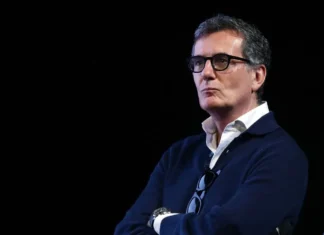 EssilorLuxottica: “Pronti ad acquisire fino al 10% di Armani”