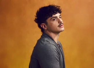 Per il New York Times, Olly è l’artista italiano più importante del 2025 Certificazioni, sei dischi di platino per Olly