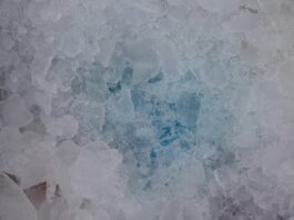 Ice Therapy mania: benefici reali e rischi del ghiaccio sulla pelle