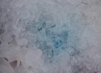 Ice Therapy mania: benefici reali e rischi del ghiaccio sulla pelle