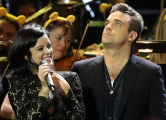 Robbie Williams è stregato dal nuovo album di Lily Allen: “Un incontro tra Black Mirror e Smash Hits” Robbie Williams su Lily Allen