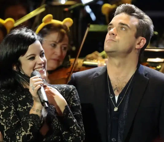 Robbie Williams è stregato dal nuovo album di Lily Allen: “Un incontro tra Black Mirror e Smash Hits” Robbie Williams su Lily Allen