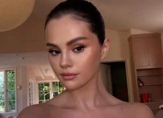 Le spiced apple cider nails di Selena Gomez stanno dominando la FYP
