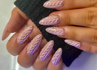 Omg, quanto ci piacciono le nuove sweater nails (e non le striped!) in trend su TikTok