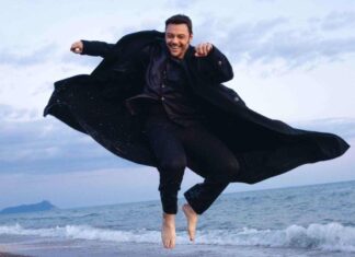 Classifica Album, Tiziano Ferro entra direttamente al primo posto con “Sono Un Grande” Classifica Album, Tiziano Ferro entra al primo posto