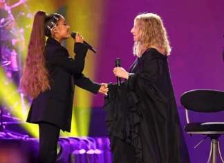 Barbra Streisand elogia l’episodio natalizio di Ariana Grande del “Saturday Night Live”