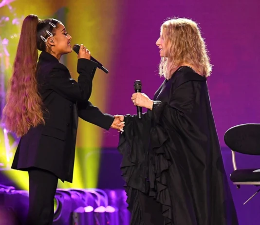 Barbra Streisand elogia l’episodio natalizio di Ariana Grande del “Saturday Night Live”