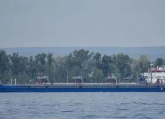 L’Ucraina attacca con droni e colpisce una nave russa a Rostov
