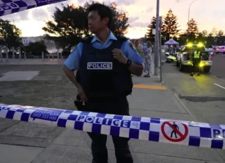 Attentato a Bondi Beach a Sydney, sale a 15 il numero delle vittime e 40 feriti: l’obiettivo era la comunità ebraica