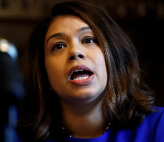Perché il tribunale del Bangladesh ha condannato la parlamentare britannica Tulip Siddiq a due anni di carcere