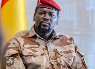 Guinea, il nuovo presidente sarà Mamady Doumbouya: ma è polemica sulla vittoria. Ecco perché Guinea Mamady Doumbouya - Photo Credits Jeune Afrique