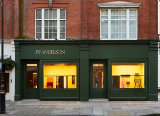 Jonathan Anderson apre il primo flagship a Londra (e ci invita dentro)
