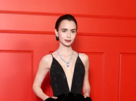 Lily Collins ritorna con un little black dress (ed è ovvia la inspo di Audrey Hepburn)