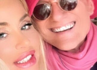 Valeria Marini su Alfonso Signorini: “So come sono andate le cose” Valeria Marini difende Alfonso Signorini