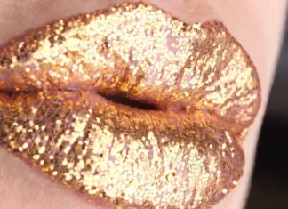 Per essere scintillanti ci vogliono le diamond lips, per accogliere bene il 2026