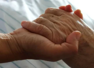 Spagna, un terzo di chi ha chiesto l’eutanasia è morto prima di averla