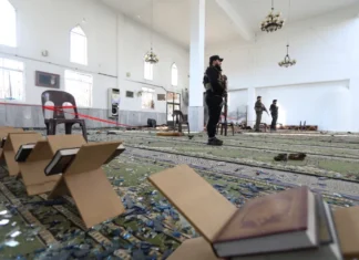 Esplosione in una moschea in Siria durante la preghiera del venerdì: almeno otto morti