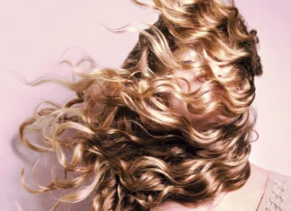 La lacca è ancora un prodotto fondamentale dell’hairstyling?