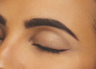Tendenze da provare: il micro wing liner è l’eye-liner minimal che lifta gli occhi