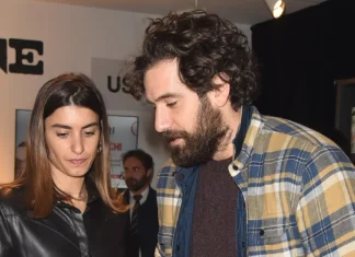 Chi è la fidanzata di Tommaso Paradiso e mamma della figlia Anna, Carolina Sansoni, e cosa fa nella vita
