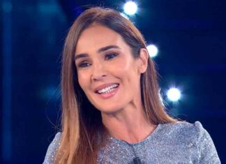 Anticipazioni Verissimo, ospiti: Monica Guerritore, Achille Costacurta e Max Giusti nel weekend 6-7 dicembre Verissimo: Monica Guerritore, Achille Costacurta e Max Giusti, tra gli ospiti del weekend 6-7 dicembre