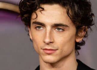 Timothée Chalamet smentisce i rumours: non è l’attore a celarsi dietro il rapper mascherato EsDeeKid (con il quale ha preparato un feat) Timothée Chalamet: l'attore ha collaborato con il rapper EsDeeKid