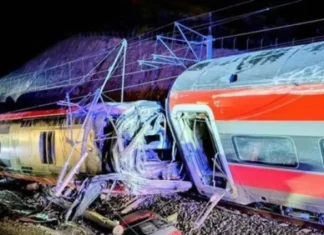 Due treni alta velocità deragliano in Spagna, vicino Cordoba, almeno 24 morti e 100 feriti