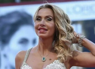 Chi è il nuovo compagno di Valeria Marini? “L’estate per me è una stagione di rinascita, fa venire le voglie… di felicità, di amore”
