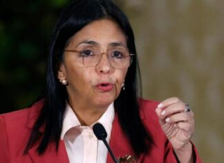 Delcy Rodriguez invita l’opposizione di rimanere a Washington, alludendo soprattutto a Maria Corina Machado