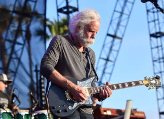 Bob Weir, chitarrista e membro fondatore dei Grateful Dead, è morto a 78 anni