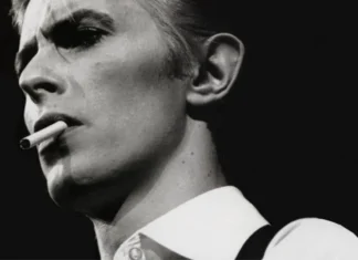 La fine dell’uomo, l’inizio della leggenda: dieci anni fa il mondo perdeva David Bowie