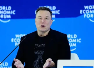 Elon Musk convocato dalla Procura di Parigi per irregolarità di X legate alla pedopornografia Elon Musk Davos - Photo Credits Euronews.com